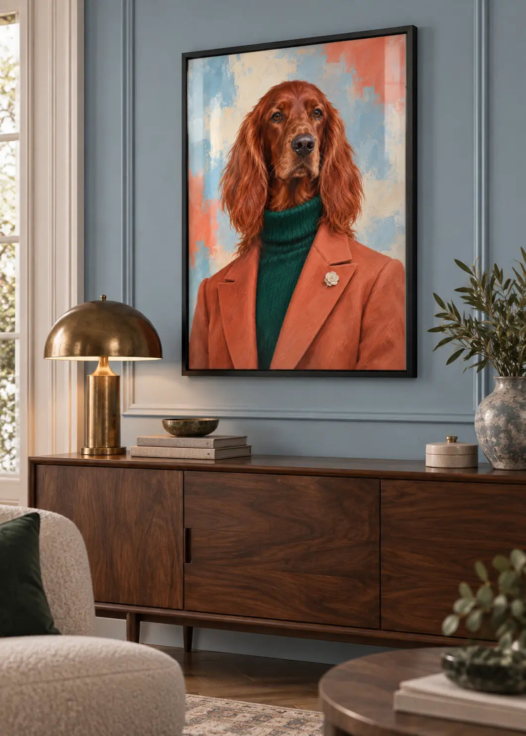 Irish Setter Élégance – Hundeporträt in Terrakotta & Smaragd als Poster im schwarzen Holzrahmen mit dezenter Scheibenreflexion im Wohnraum.