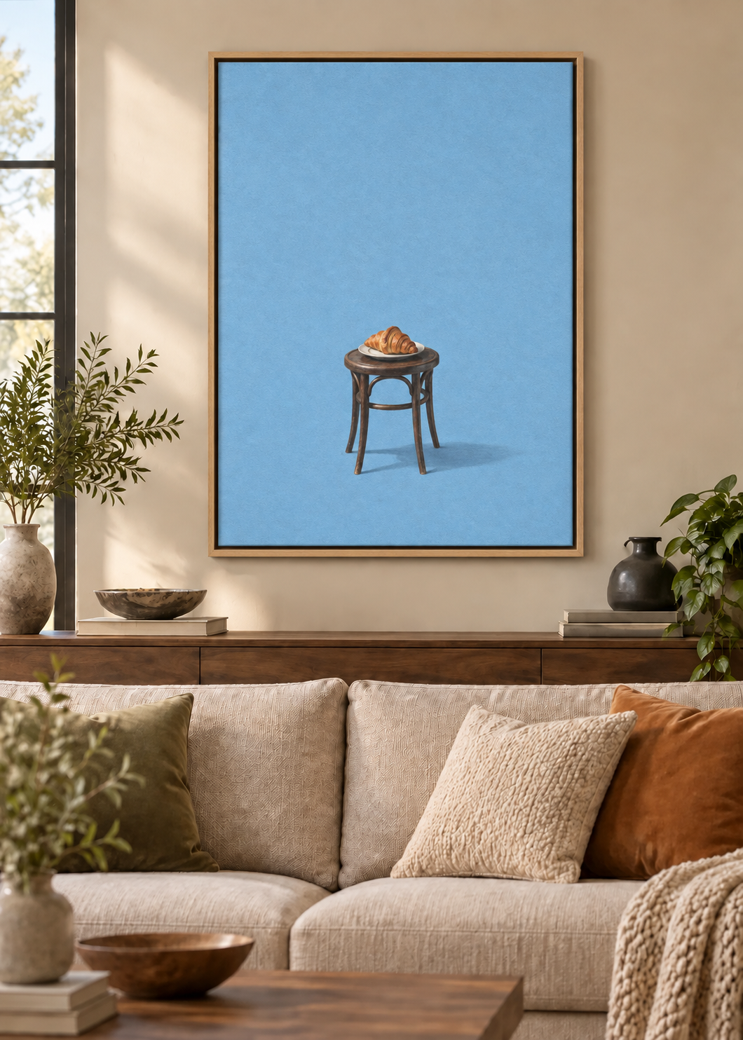 GL00100023 Croissant am Morgen – Wohnzimmer-Mockup, Naturholz-Schattenfuge, Frankreich-Kunst
