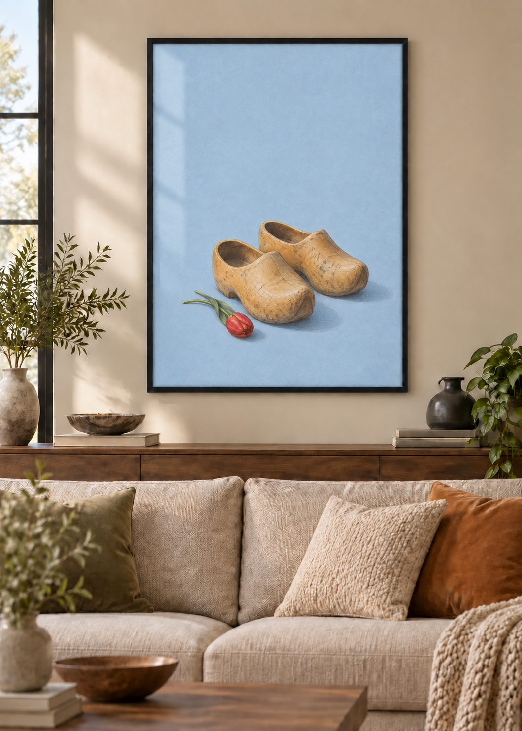 GL00100049 Holzschuhe vor der Tür – Wohnzimmer-Mockup, Poster im schwarzen Holzrahmen