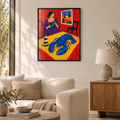 Der blaue Hummer im roten Salon – Poster im schwarzen Holzrahmen im Wohnzimmer, ohne Weißrand.