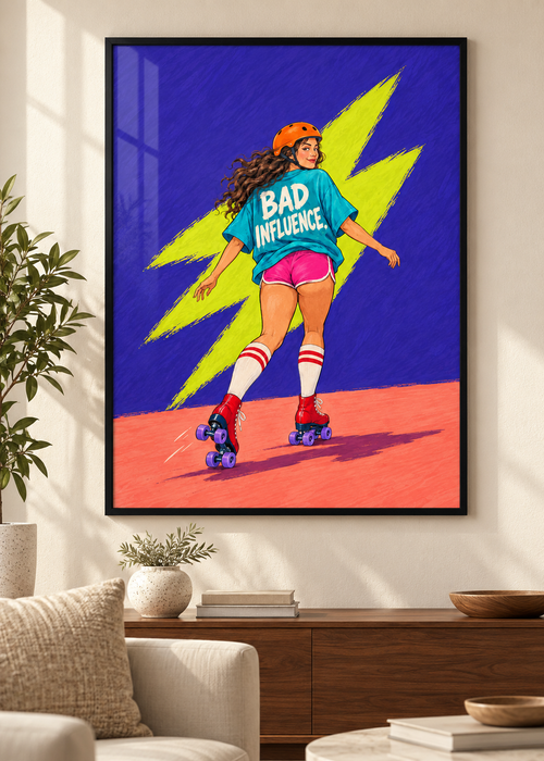 Bad Influence – Poster im schwarzen Holzrahmen im Wohnraum