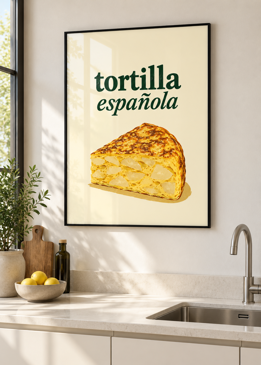 Tortilla Española – Poster mit dünnem schwarzem Rahmen und Glas in moderner Küche