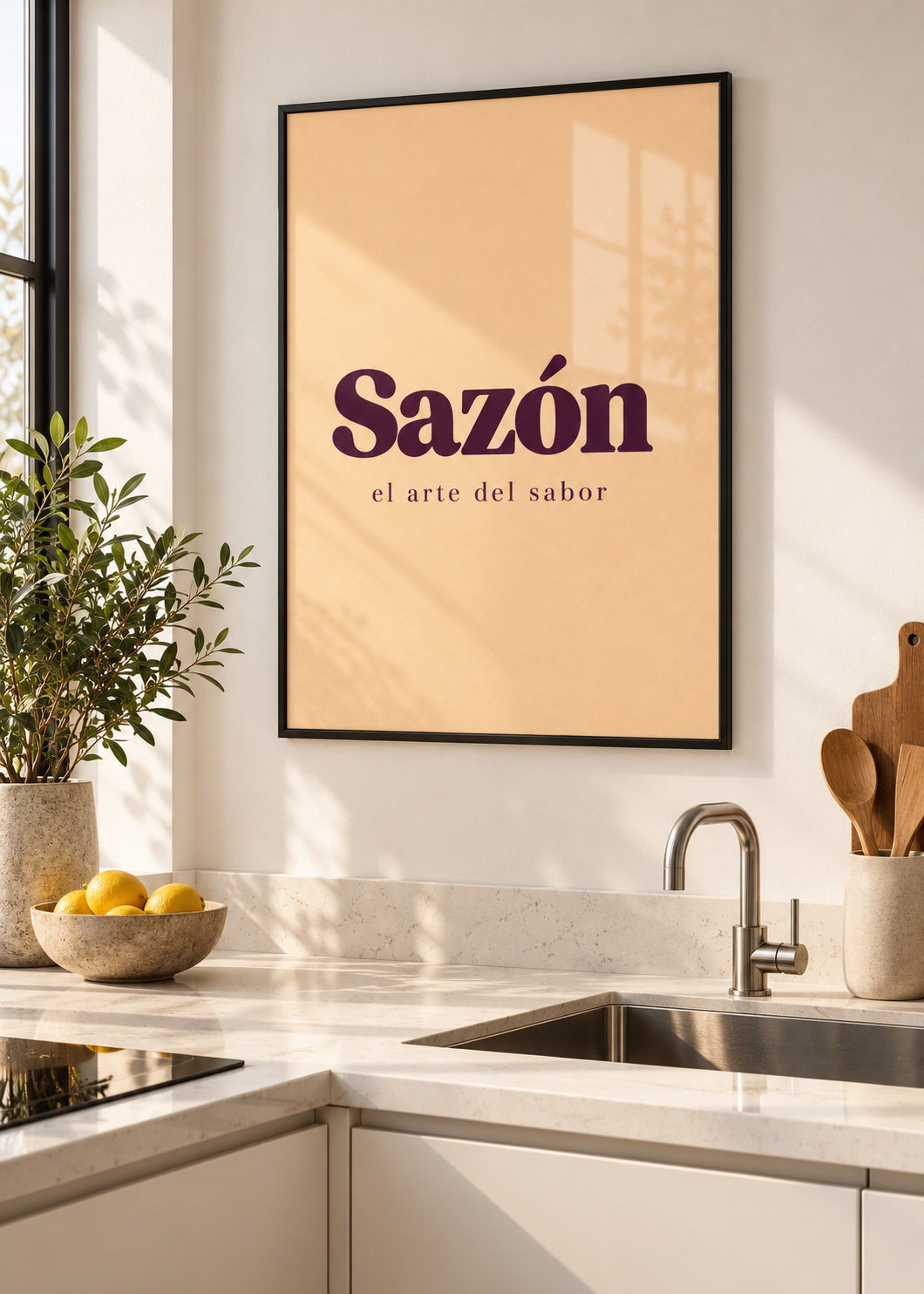 Sazón – Poster mit dünnem schwarzem Rahmen und Glas in moderner Küche