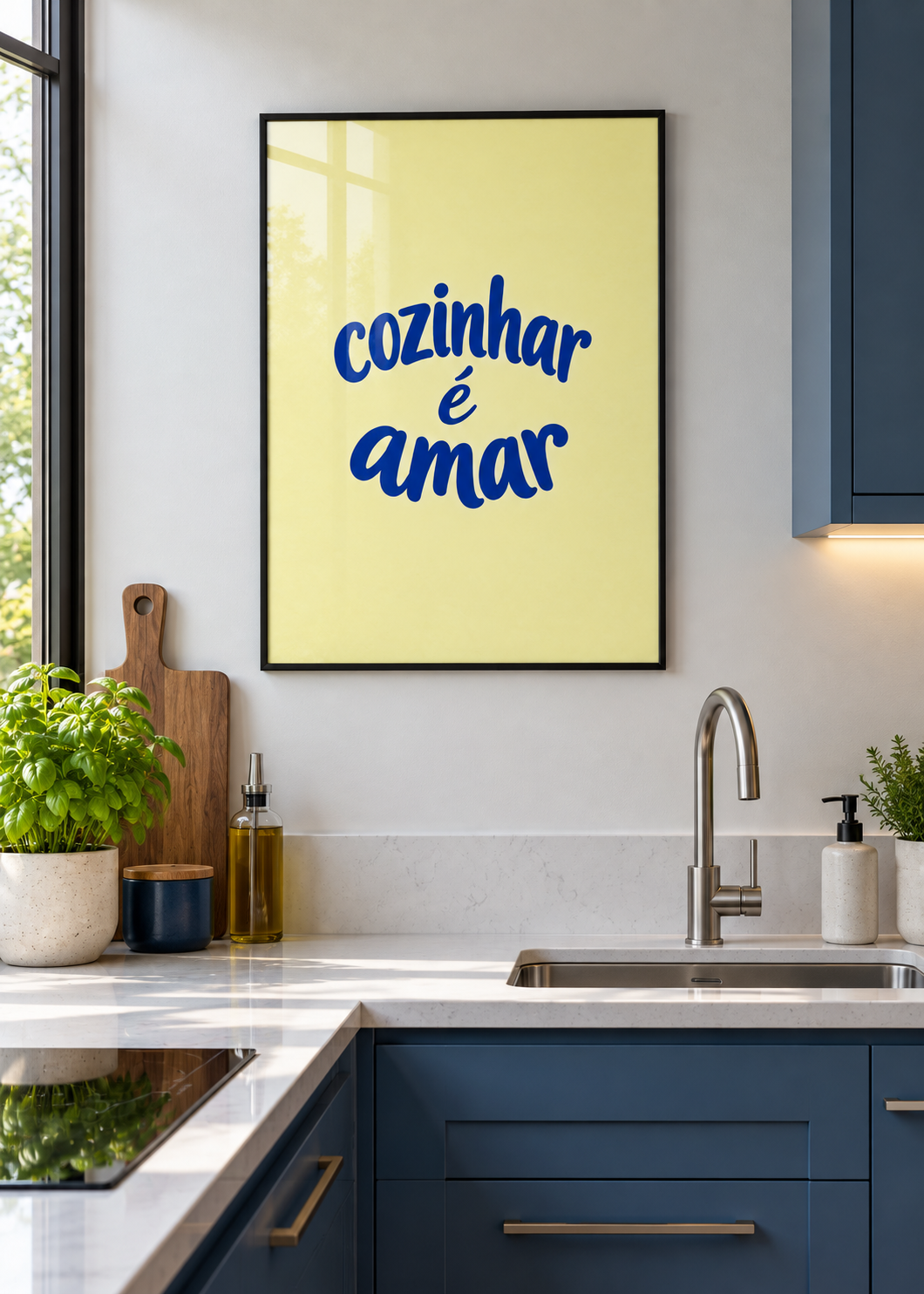 Cozinhar é Amar – Poster mit schwarzem Rahmen und Glas in moderner Küche