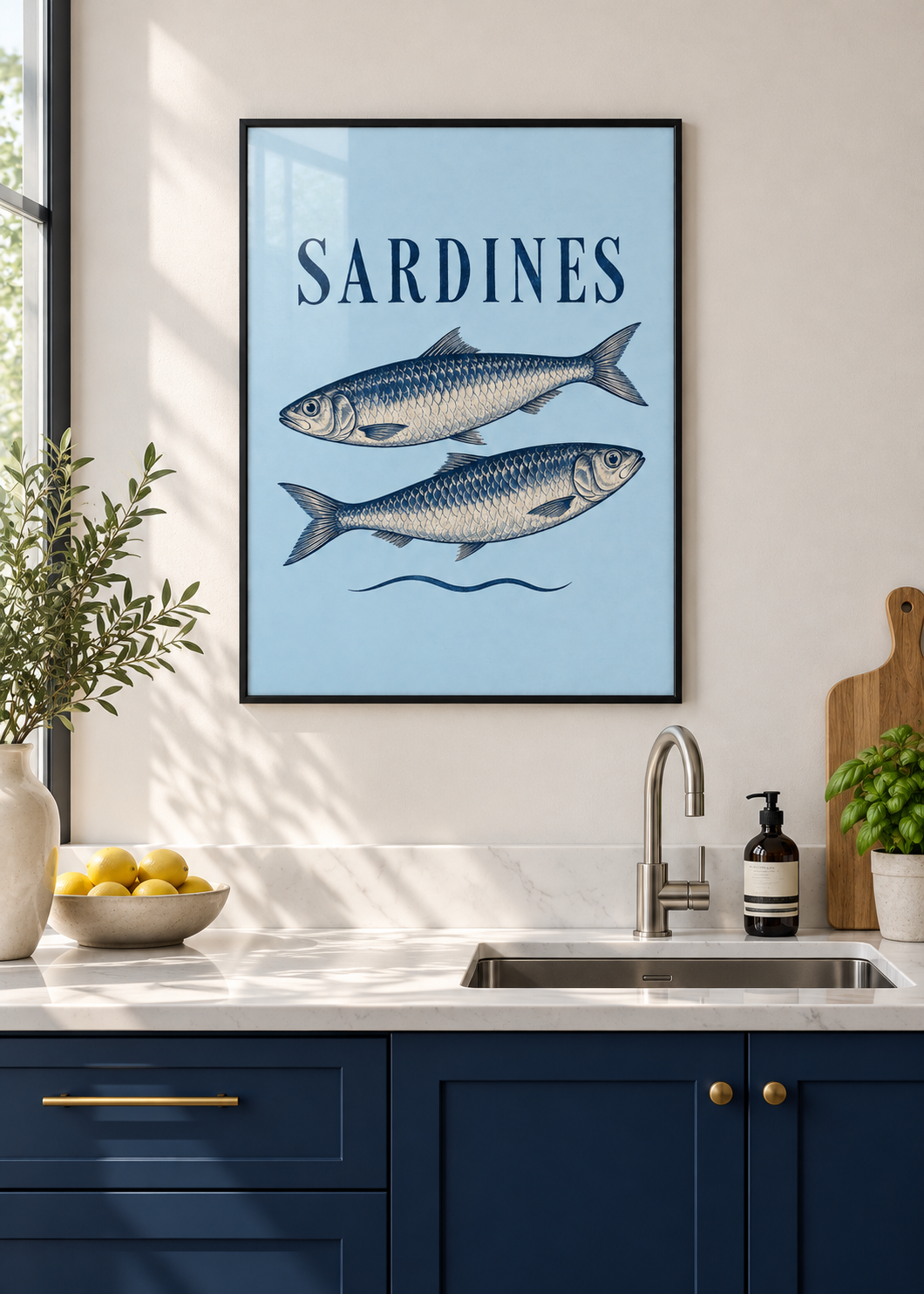 Sardines – Poster mit schwarzem Rahmen und Glas in moderner Küche